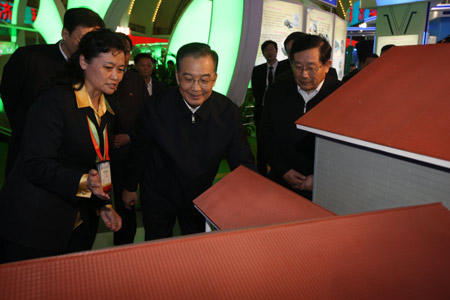 Top Chinese leaders paid visits on Thursday and Friday to the 2009 Energy Saving, Emissions Reduction and New Energy Science and Technology Expo, which is held at the Beijing Exhibition Hall from March 19 to 23.